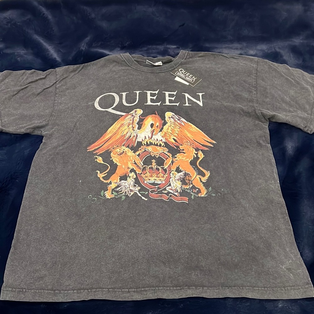 Cotton On Queen oversized vintage T-Shirt